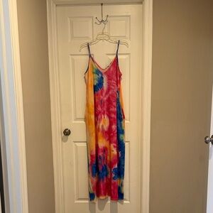 Vibrant Tie-Dye Maxi Dress with Pockets - Multicolor